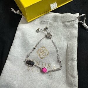 NWOT Kendra Scott Deirdre in Rhodium with Magenta/Black